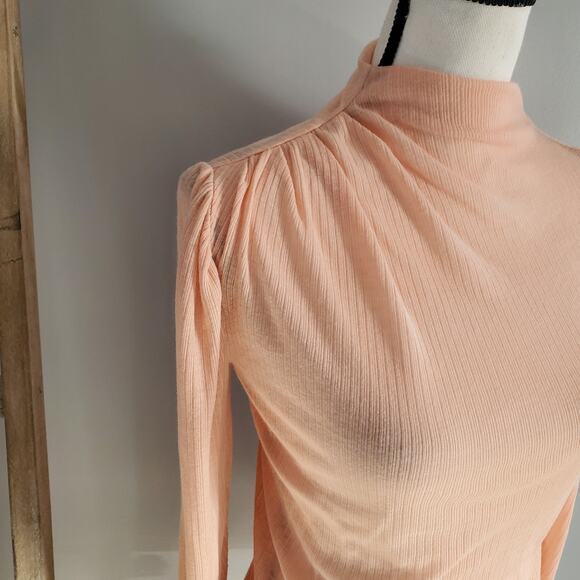 Express Women's Pink Lightweight Ruched Shoulder Ribbed Top Size S - Picture 4 of 7